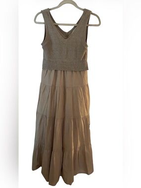 En Saison Alwin V-neck midi dress in taupe color.